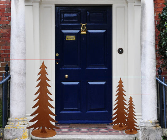 Tannenbaum mit Bodenplatte Rost | vier Größen