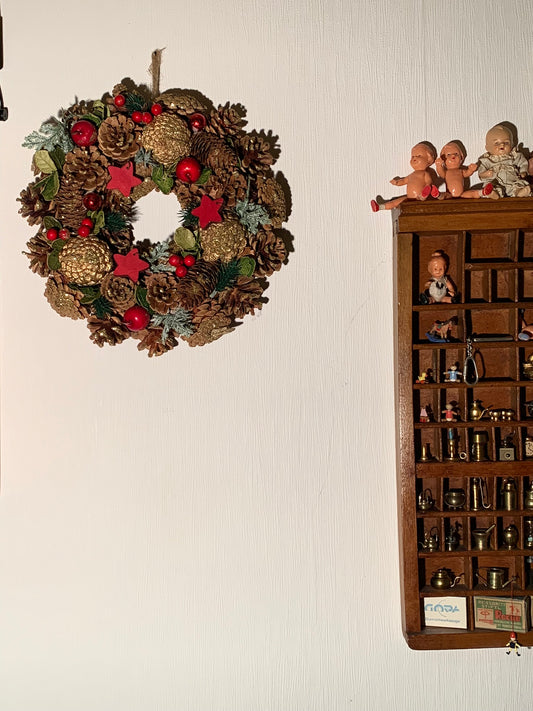 Weihnachtskranz rot/gold | Tannenzapfen