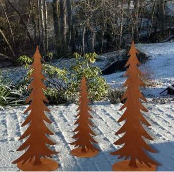 Tannenbaum mit Bodenplatte Rost | vier Größen