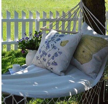 Kissenbezug Botanic | Blumen und Schmetterlinge aus Schweden